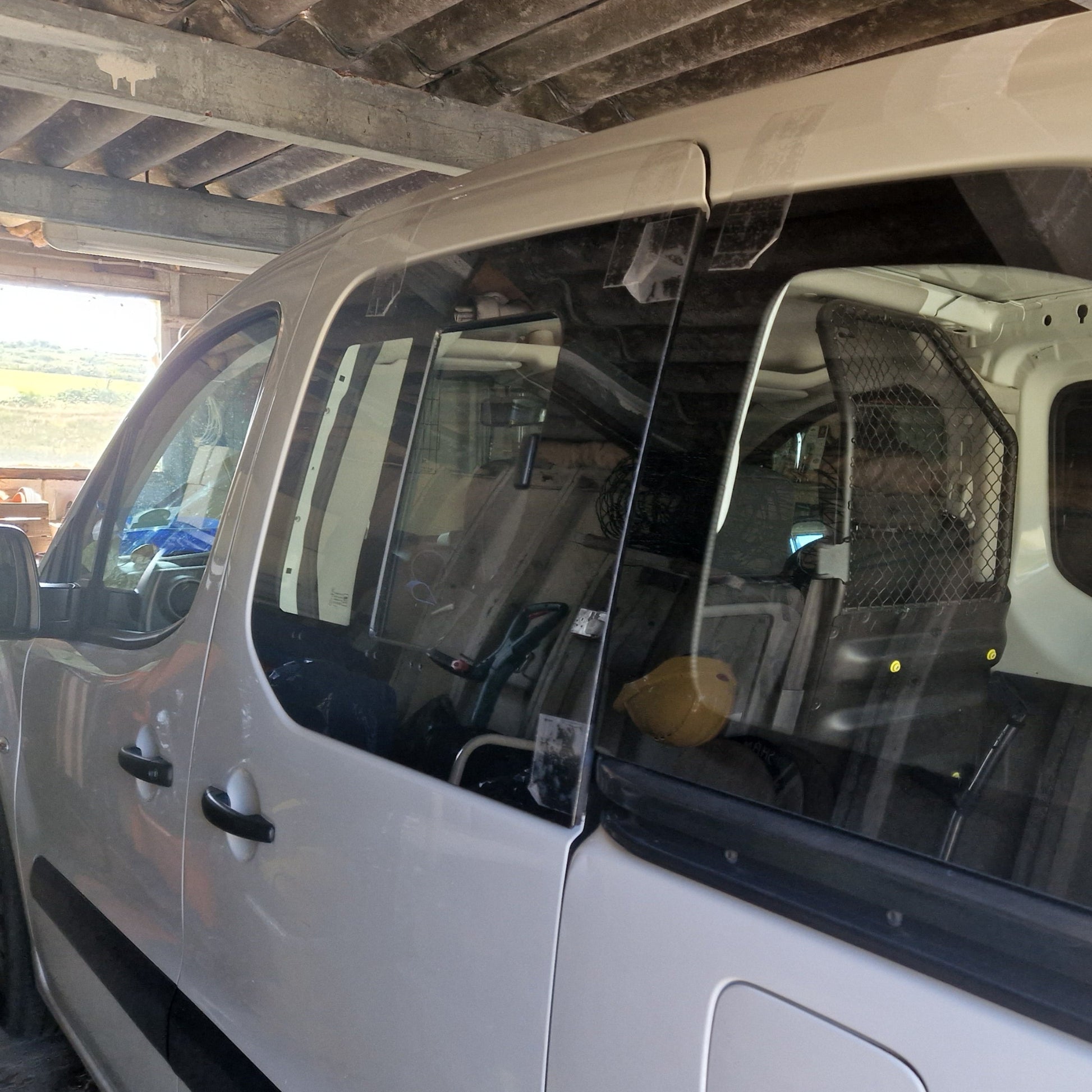 Citroen Berlingo and Peugeot Partner sliding window, tinted