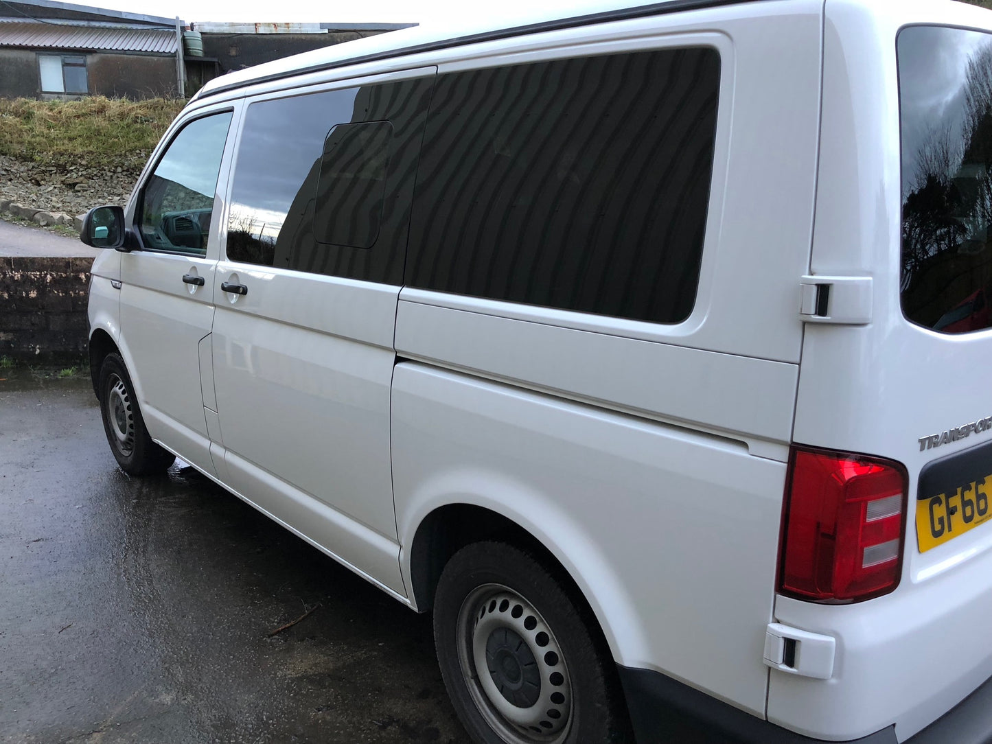 VW T5 T6  Nearside rear quarter windows